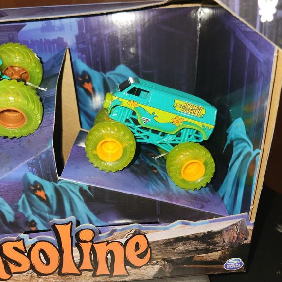 Spin Master Monster Jam Diecast Curse of The Gasoline 3-Pack Trucks Scooby Doo - Picture 4 of 10